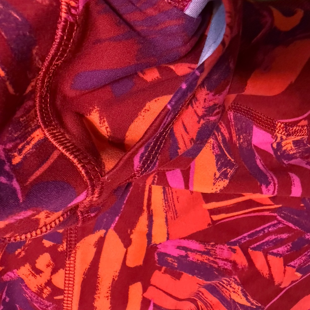 All In Motion Red Tropical Print Athletic Shorts Women’s Size XL - Picture 4 of 7